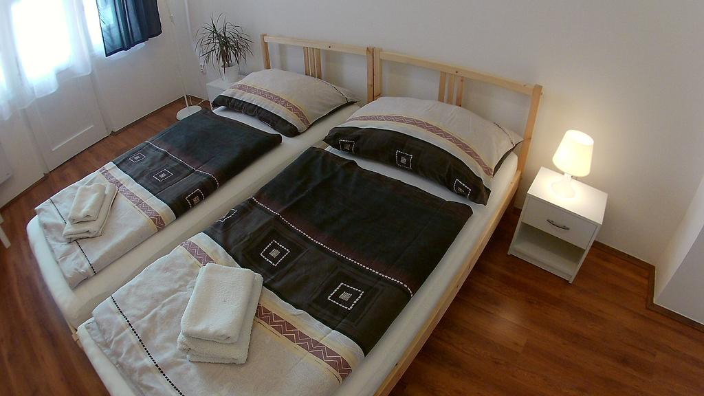 Jezerka Apartments Prag Eksteriør billede