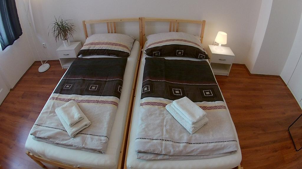 Jezerka Apartments Prag Eksteriør billede