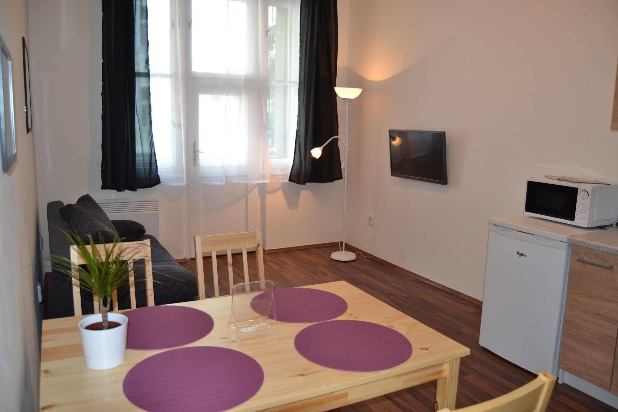 Jezerka Apartments Prag Eksteriør billede
