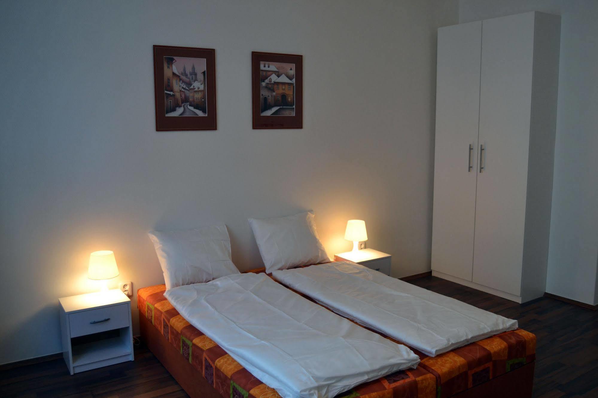 Jezerka Apartments Prag Eksteriør billede