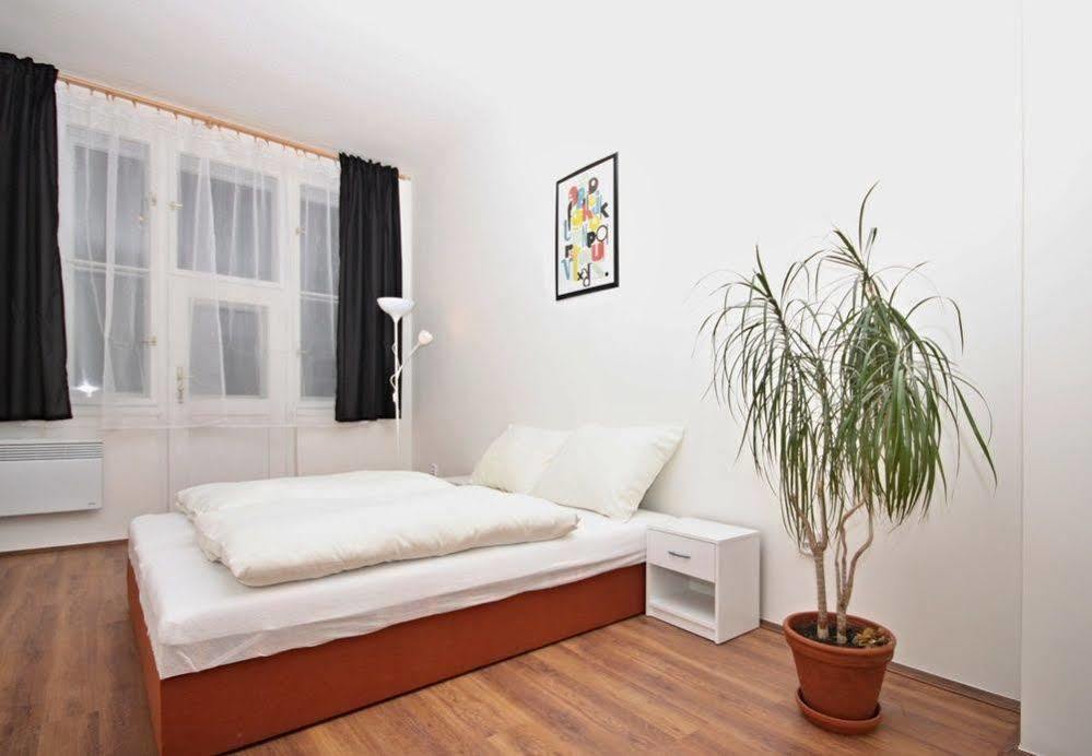 Jezerka Apartments Prag Eksteriør billede