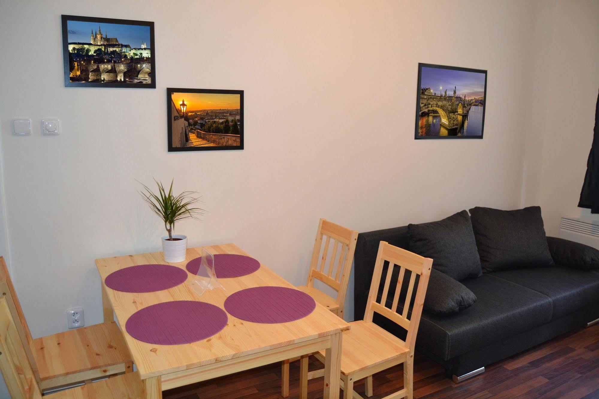Jezerka Apartments Prag Eksteriør billede